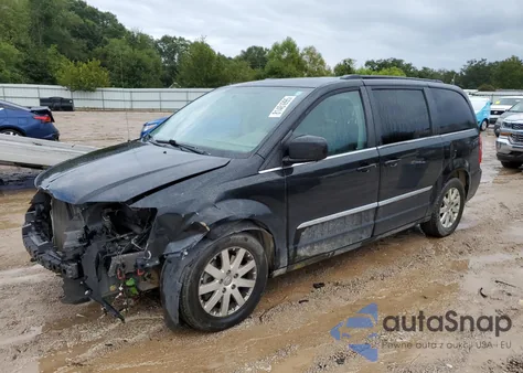 2016 Chrysler Town & Country Touring z USA, uszkodzony, nr VIN 2C4RC1BG2GR292913